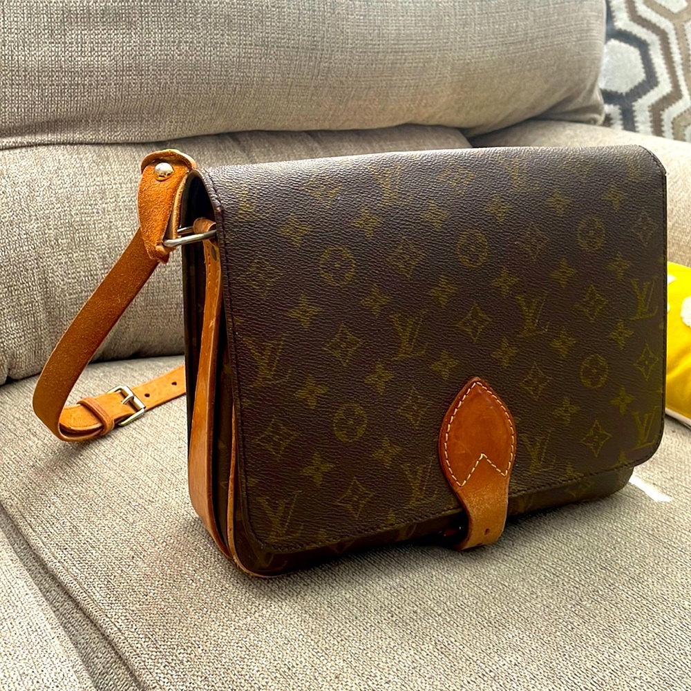 LOUIS VUITTON MESSENGER BAG